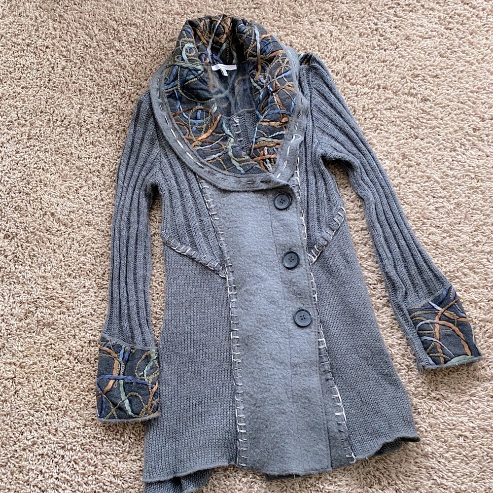 Long length, tunic sweater -Beautiful embroidery!